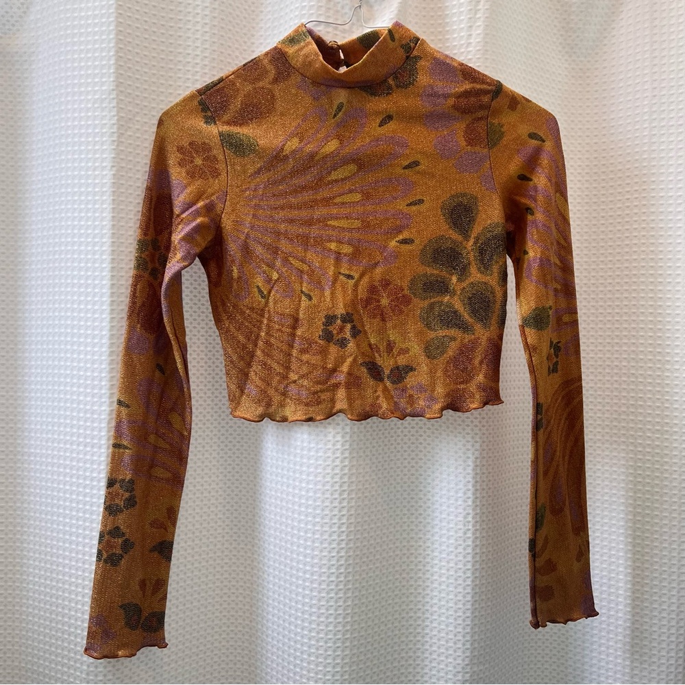 Farm Rio Shiny Cropped Blouse - Picture 6 of 7